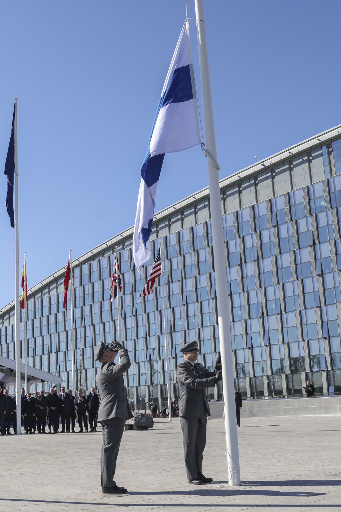 Soomest sai 4. aprillil 2023 NATO 31. liikmesriik. Pildil Soome lipu heiskamise tseremoonia Brüsselis NATO peakorteri juures