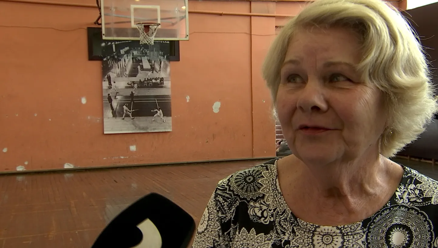Olümpiavõitja Svetlana Tširkova-Lozovaja elas kullamatšile kaasa Mustamäe vehklemissaalis.