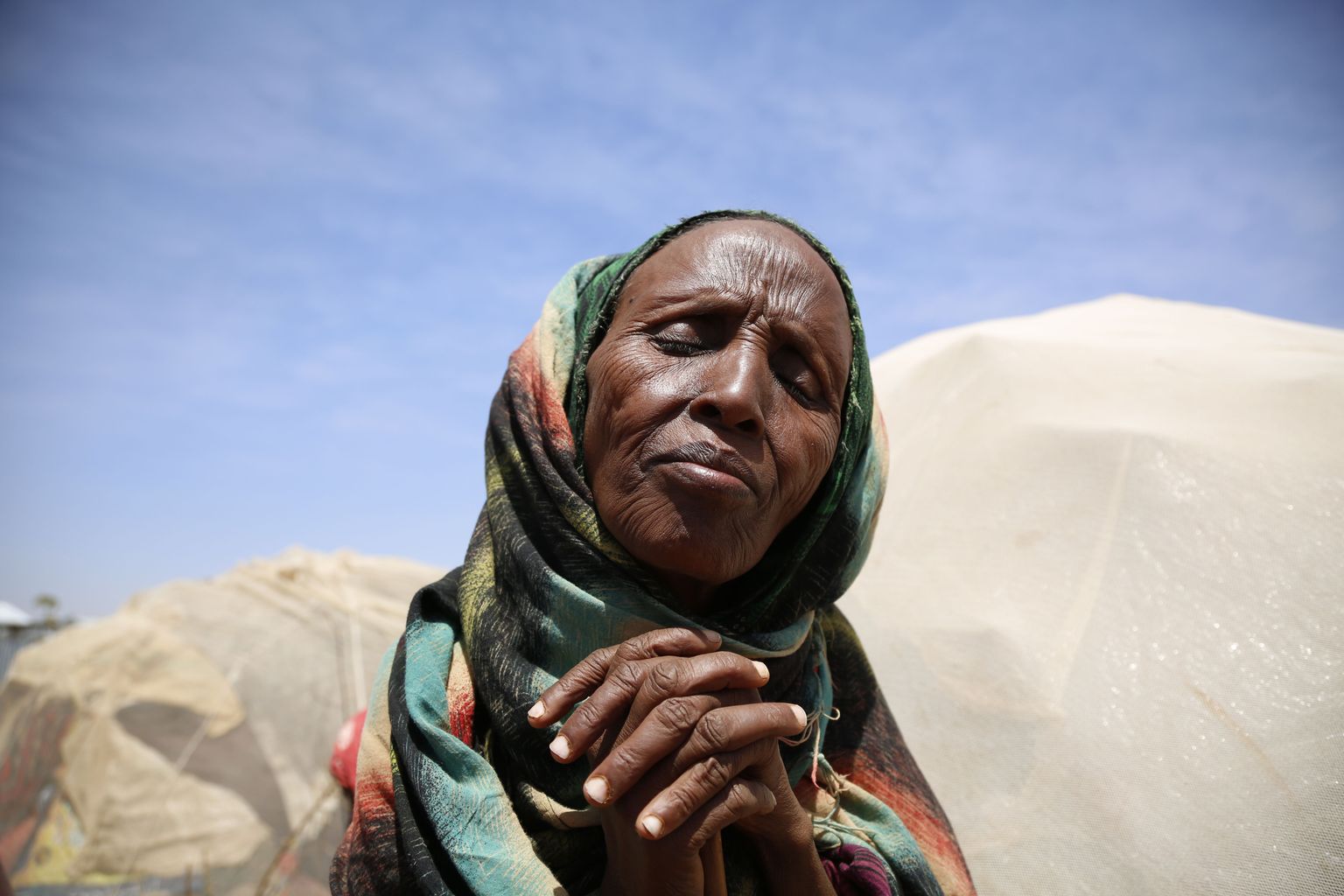 Vanem naine Baidoa abilaagris.