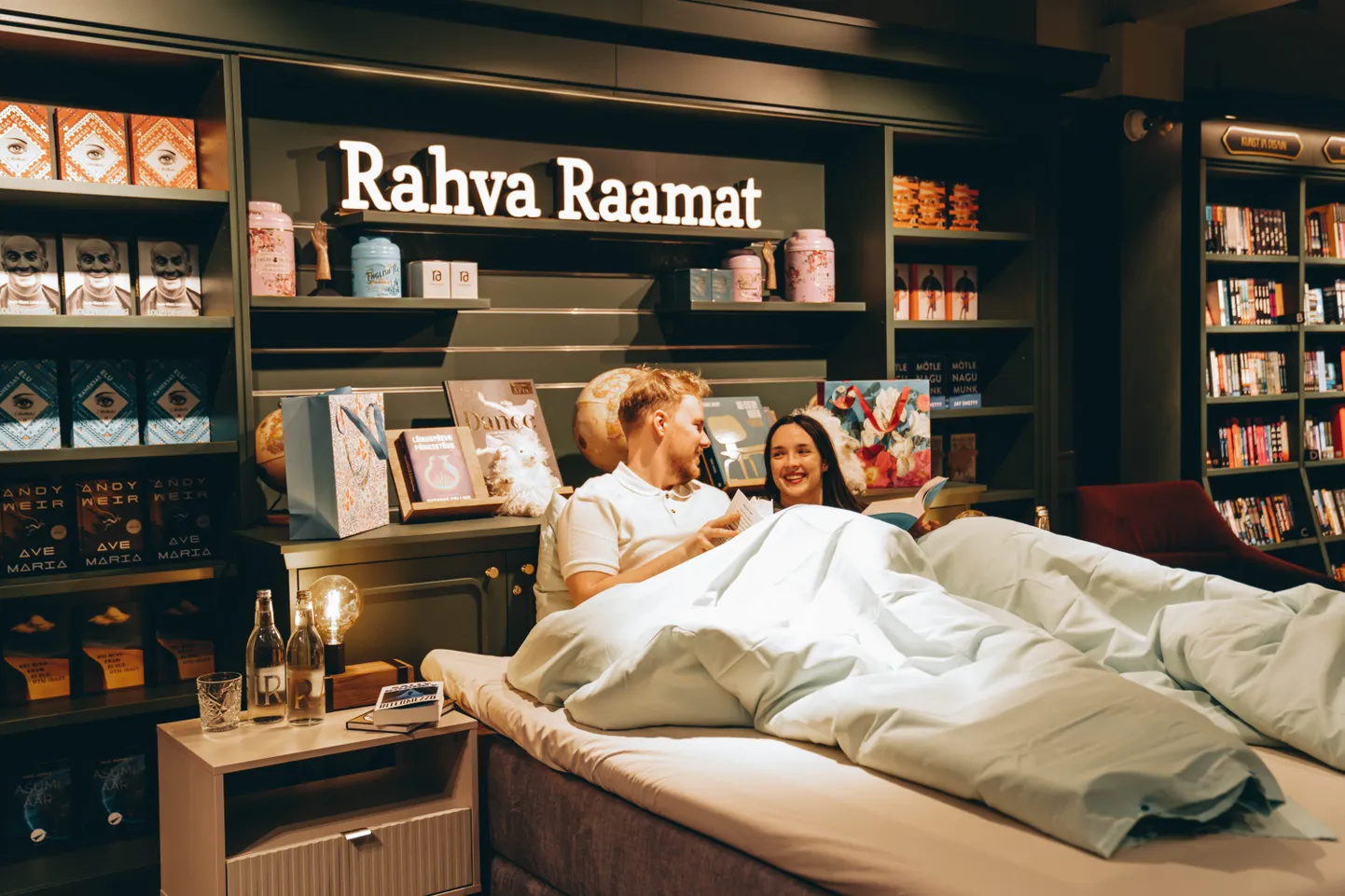 Ööbimise raamatupoes võitis raamatusõber Eglyd Marion Esken.​​