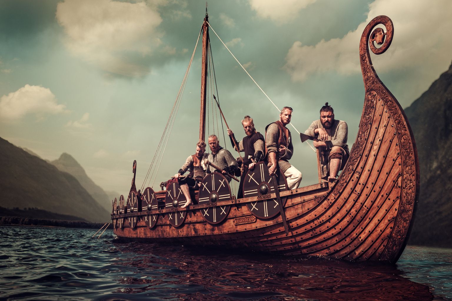Viikingid ja nende laev. Pilt on illustreeriv