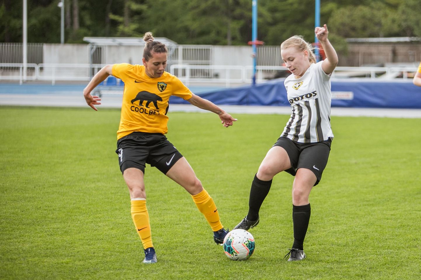 Pärnu Vapruse naiskond tõusis võiduga Põlva Lootose üle meistriliiga turniiritabelis Tallinna Kalevi ja Saku Sportingu kannule.