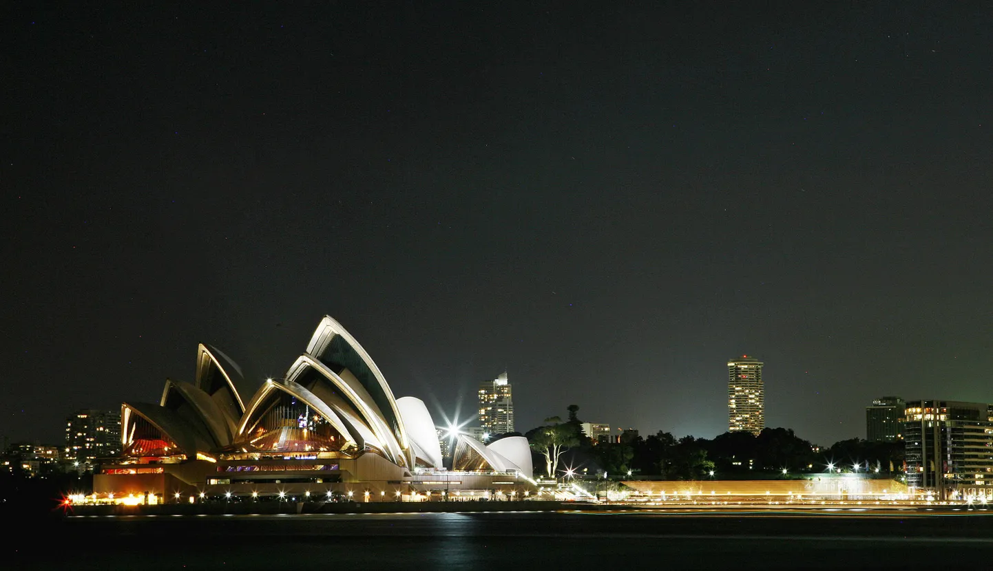 Sydney ooperiteater enne Maa tunni algust.