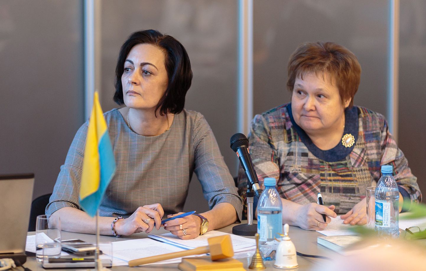 Председатель Нарвского горсобрания Ирина Янович и ее заместитель Лариса Оленина.