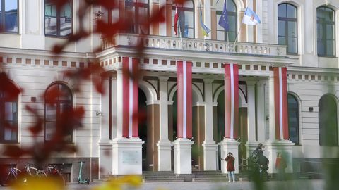 Частным лицам планируют запретить снимать заседания Рижской думы и комитетов
