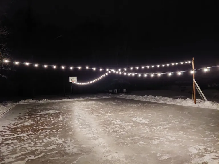 Viiskümmend meetrit valgustuskette sai ostetud tänu headele annetajatele.