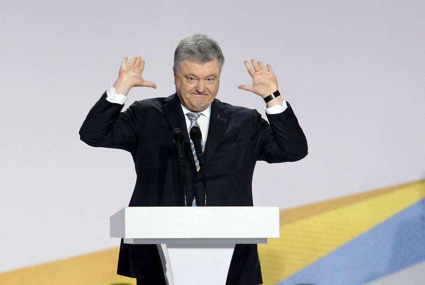 Ukraina president Petro Porošenko teatas uuesti riigipeaks kandideerimisest täna Kiievis peetud rahvusvahelisel foorumil.
