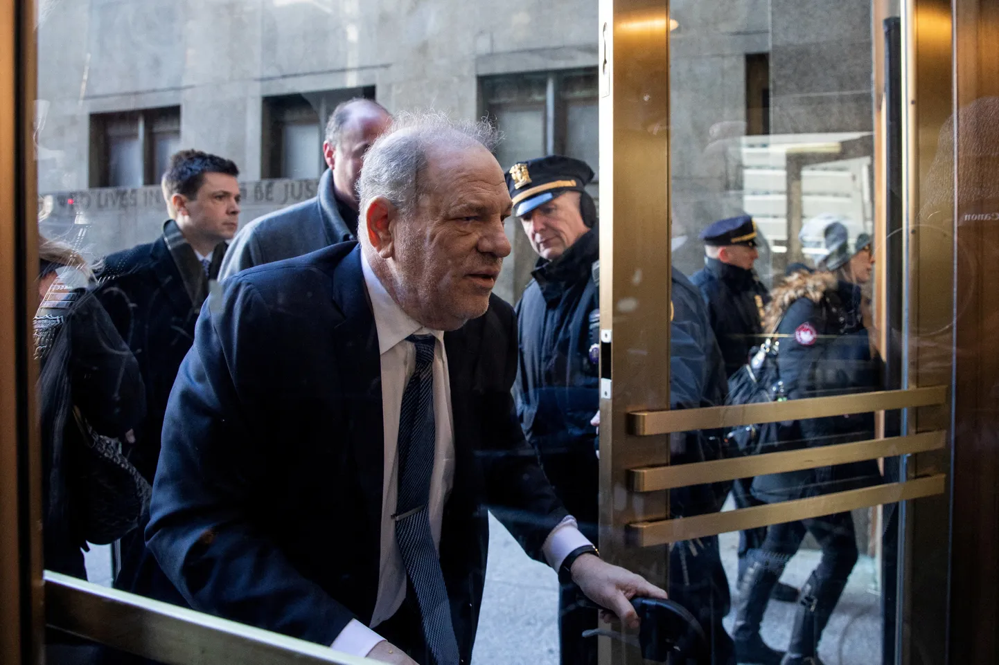 Harvey Weinstein saabumas New Yorgi kriminaalkohtusse 21. veebruaril 2020. aastal.