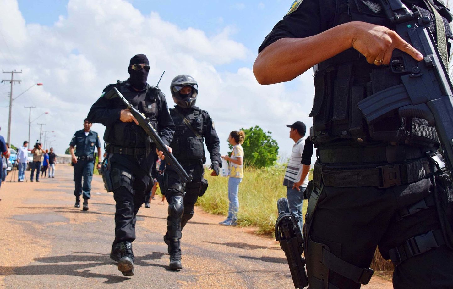 Relvastatud Brasiilia politsei.