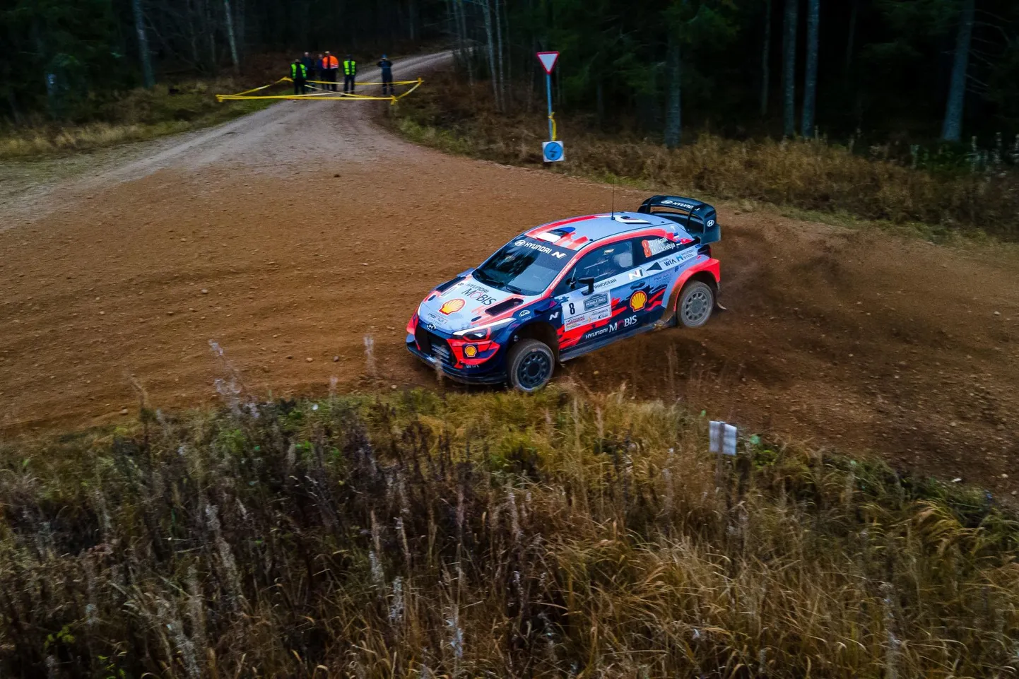 Valitsevad maailmameistrid Ott Tänak ja Martin Järveoja näitasid Kehala rallil klassi.