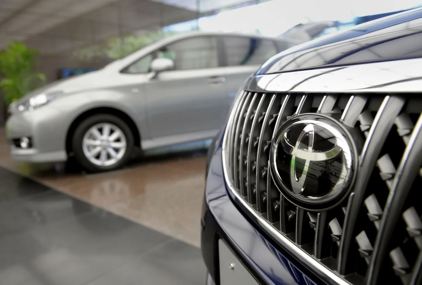 Toyota on üle maailma tehniliste porbleemide tõttu tagasi kutsunud üle kaheksa miljoni auto.