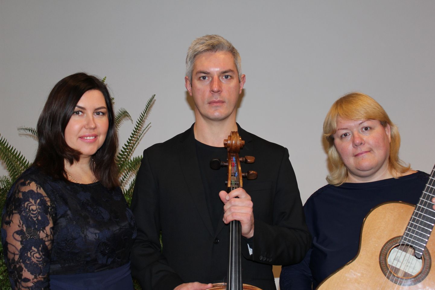 Новое трио эстонских музыкантов - Светлана Кекишева (орган), Андреас Ленд (виолончель), Елена Осипова (гитара) - исполнит произведения западных и эстонских композиторов.