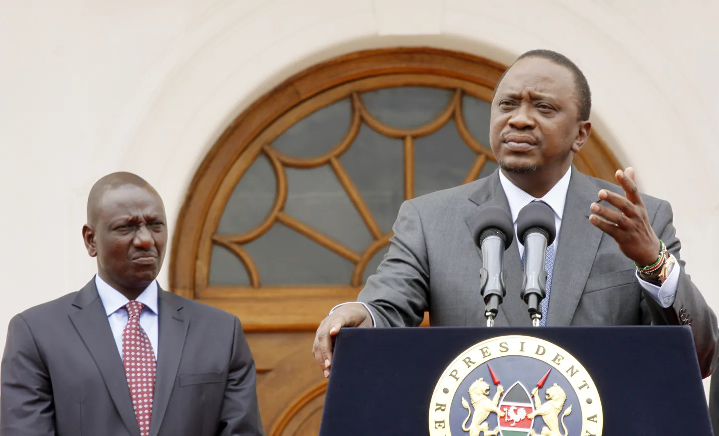 Keenia president Uhuru Kenyatta (paremal).