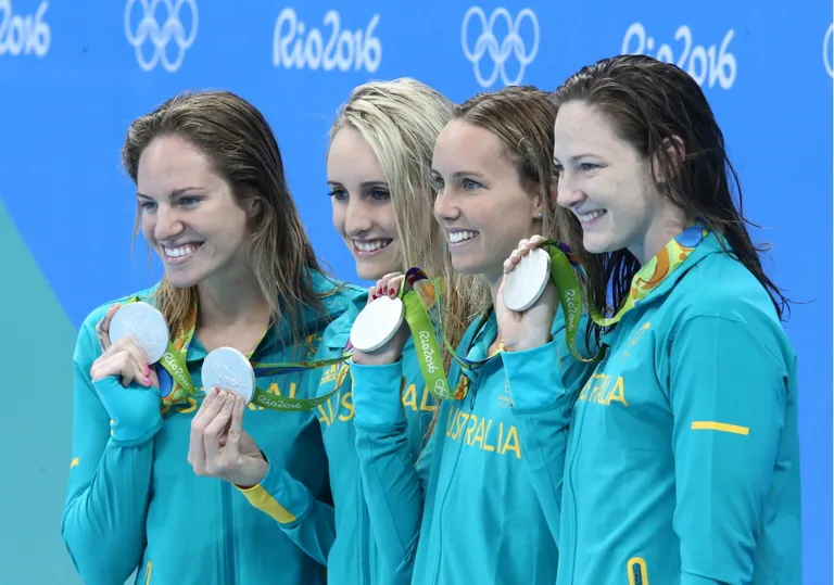 Austraalia hõbedane teatenelik: Emily Seebohm, Taylor McKeown, Emma McKeon ja Cate Campbell.