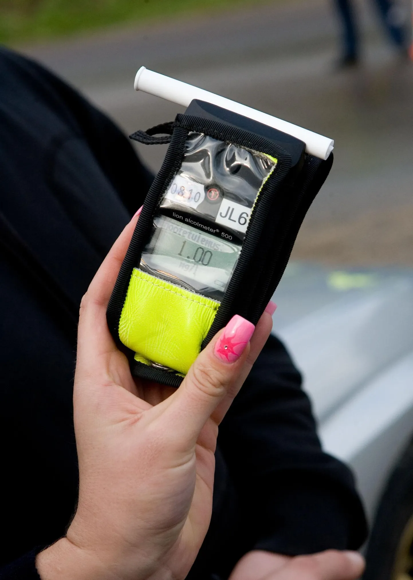 Alkomeetrisse puhus nädalavahetusel 530 autojuhti ning tabati kaks joobes roolikeerajat.