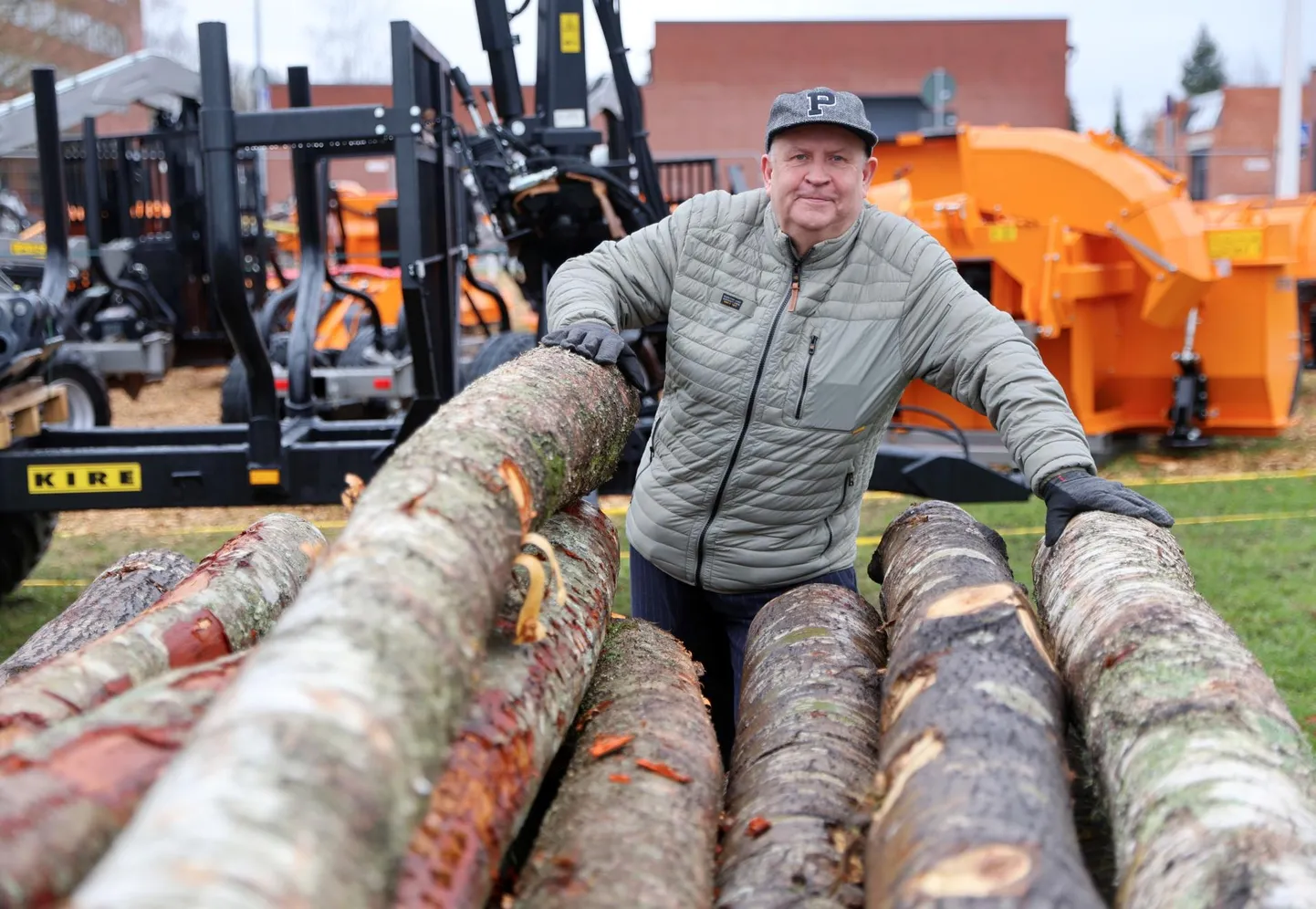 Tartu Näituste juht Alo Pettai õppis rootslastelt, et ei ole mõtet korraldada igal teemal eri messi ning nii ongi 1990. aastate lõpust maamessil koht ka metsandusel, aiandusel ja toidul.