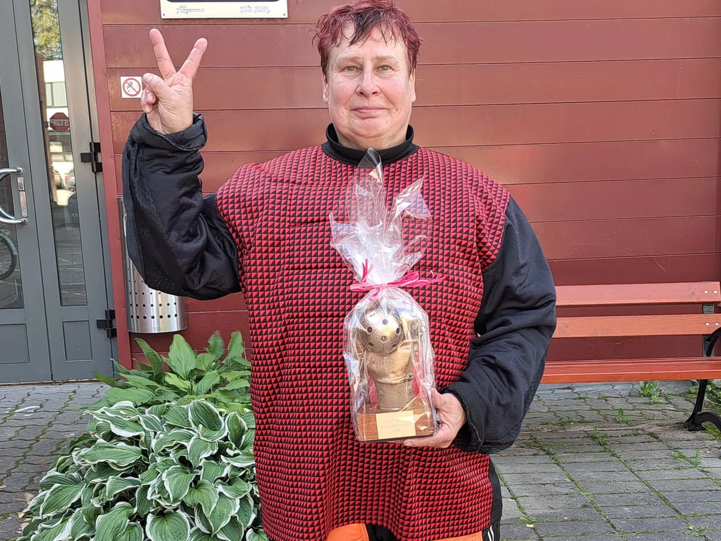 Taiga Laur lõpetas oma pika sportlaskarjääri saalihokis parima väravavahi tiitliga. Suurema osa oma sportlasteest oli ta aga siiski ründaja, kes püüdis palli väravavahi selja taha toimetada.