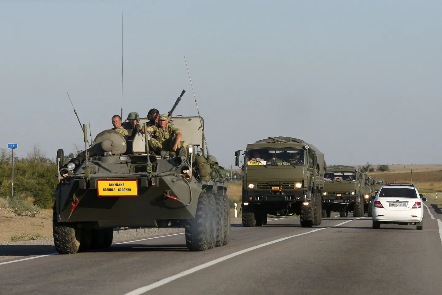 Vene sõdurid möödunud nädalal soomukil sõitmas Rostovi oblastis Kamensk-Šahtinski lähistel.