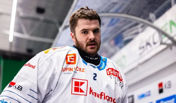 Latvijas hokeja vārtsargs Mareks Mitens