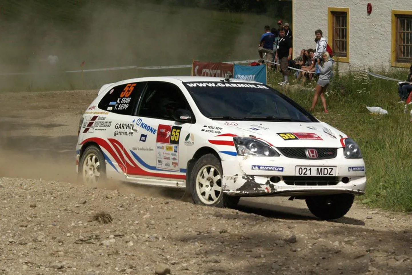Kristo Subi ja Teele Sepp alustasid Otepää ümbruses peetud rallit julgelt, kuid pärast laupäeva hommikul juhtunud äpardust keskendusid esikolmikukoha hoidmisele.