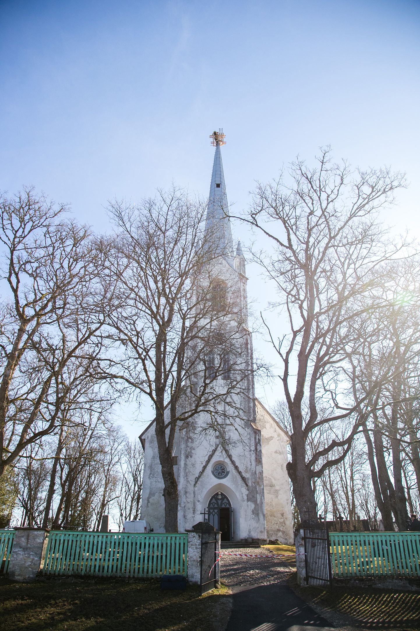 Täna hommikul võeti alla Järva-Jaani kiriku tornimuna, mis läheb restaureerimisele.
DMITRI KOTJUH, JÄRVA TEATAJA/SCANPIX