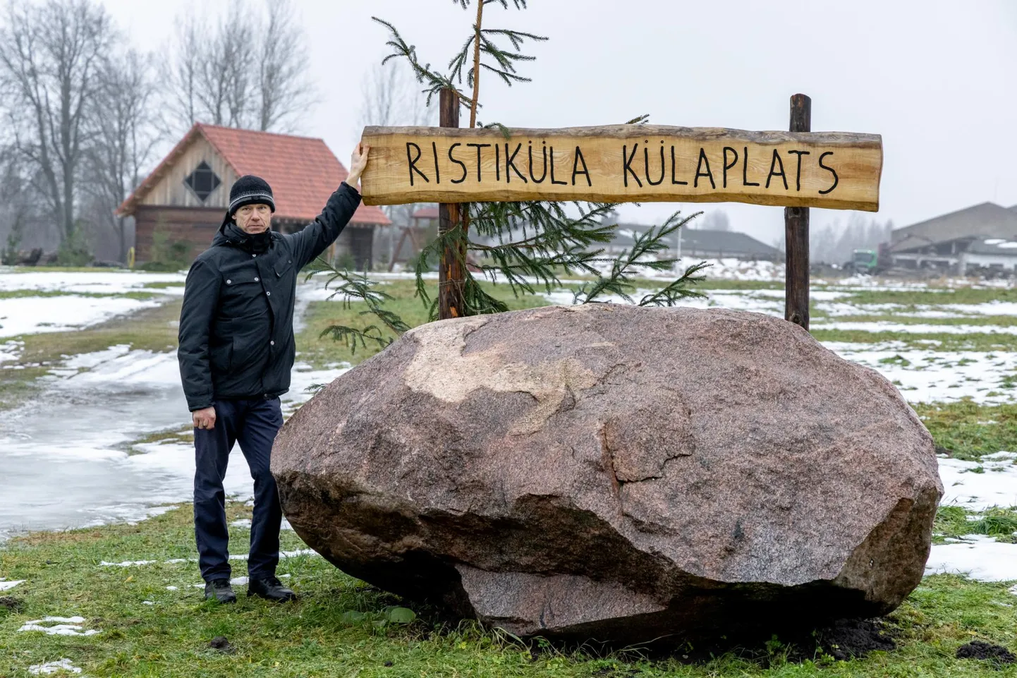 "Ise saame aru, et ainult turismiga see nähtavus ju ei piirdu," möönis MTÜ Ristiküla Külaseltsi juhatuse liige Veiko Tugedam, kes on Saarde vallas selle nähtavamaks tegemise töörühma juht.
