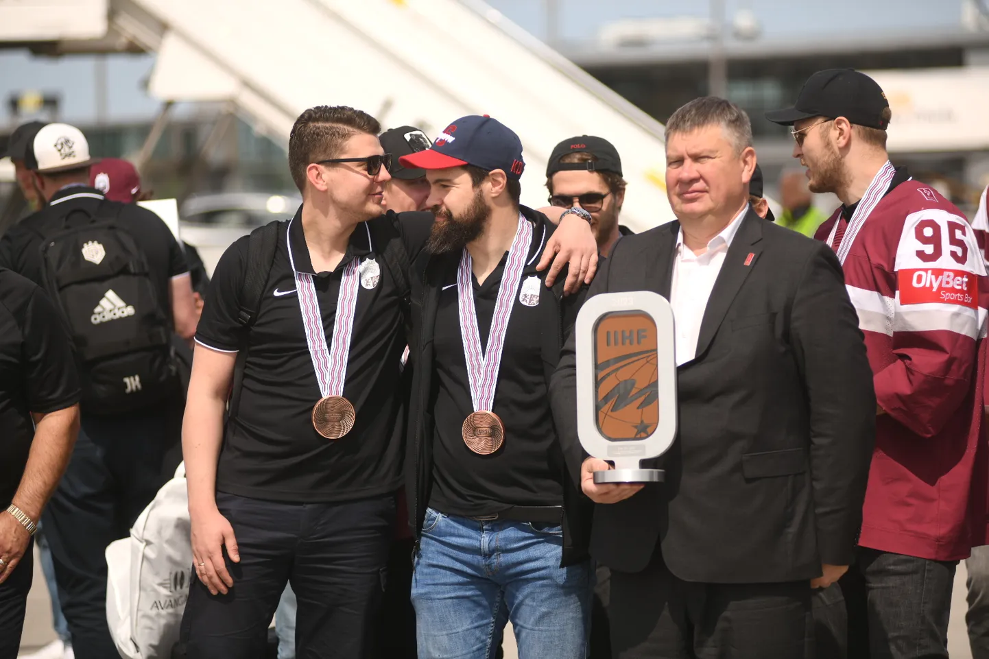 Latvijas hokeja izlase ierodas Latvijā