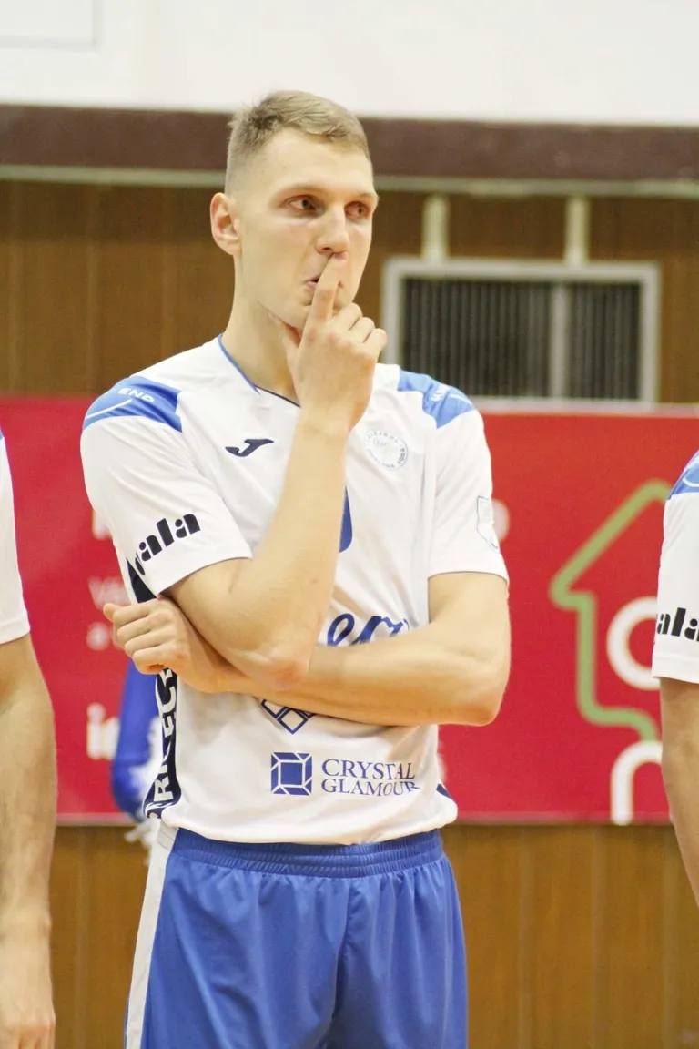 Robert Viiber.
