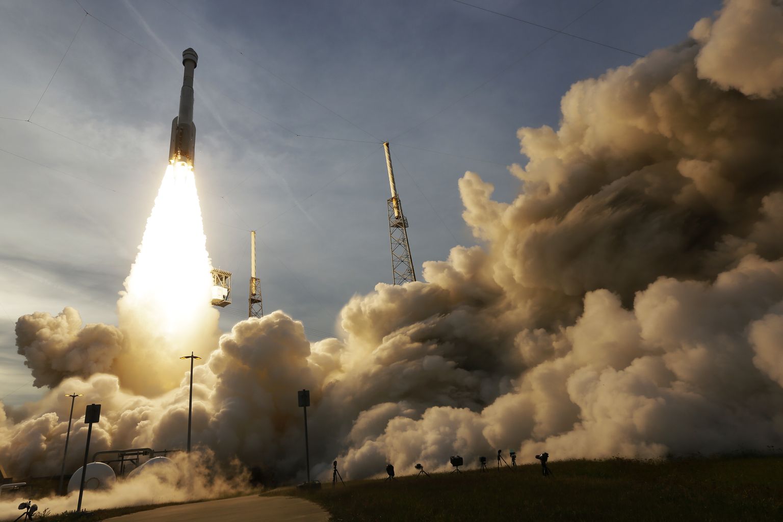United Launch Alliance'i kanderakett Atlas V startis Florida osariigis Canaverali neemel asuvast Kennedy kosmosekeskusest, viies endaga mehitamata katselennul Rahvusvahelisse Kosmosejaama (ISS) kaasa Boeing Starlineri lastitud kosmoselaeva.