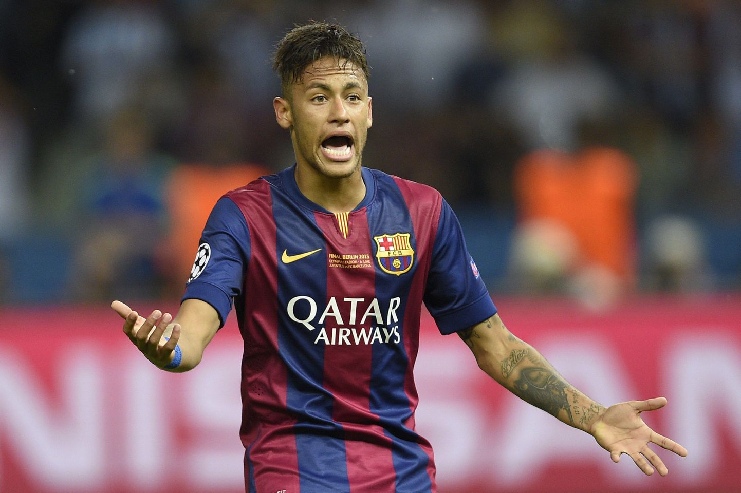 Neymar veel Barcelona särgis.