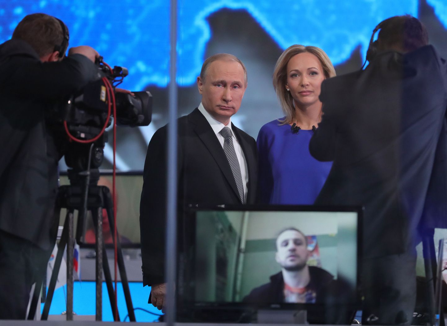 Президент России Владимир Путин в четверг, 14 апреля, проводит традиционную «Прямую линию с Владимиром Путиным».