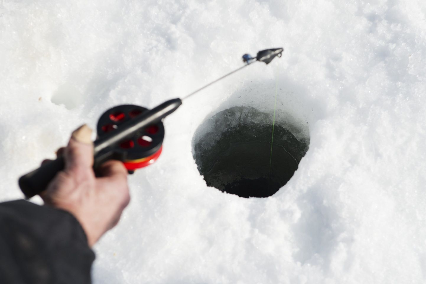 Talvine jääalune kalapüük