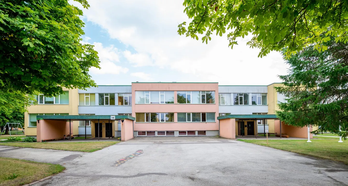 Linnavalitsuse teatel peavad edaspidi kõigis Viljandi lasteaedades maski kandma nii lapsevanemad kui ka külastajad.