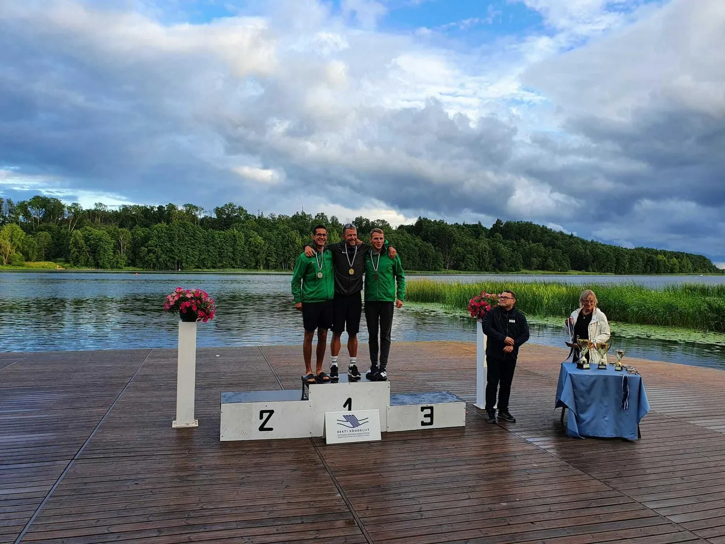 Reedel Viljandi järvel peetud Balti meistrivõistlustel andis Eesti võidusse oma panuse meeste ühepaadil võistelnud Kaspar Taimsoo. Fotol on meeste ühepaadi esikolmik: Kaspar Taimsoo, Paulius Černevičius ja Martynas Vaitkevičius.
