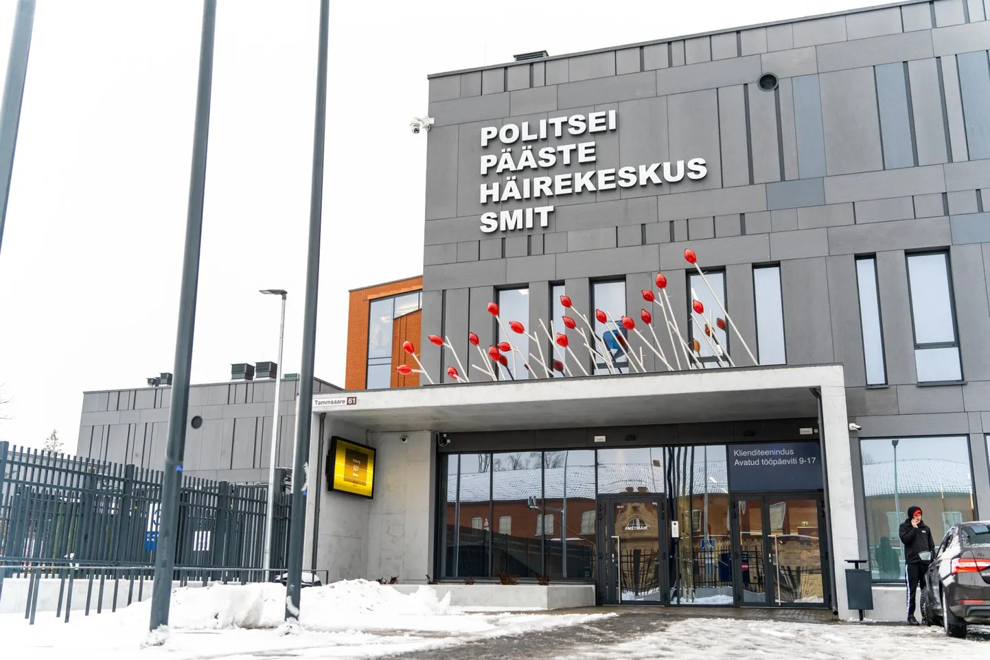 Valmis Pärnu siseturvalisuse ühishoone kunstikonkursi võidutöö “Kibuvits”.