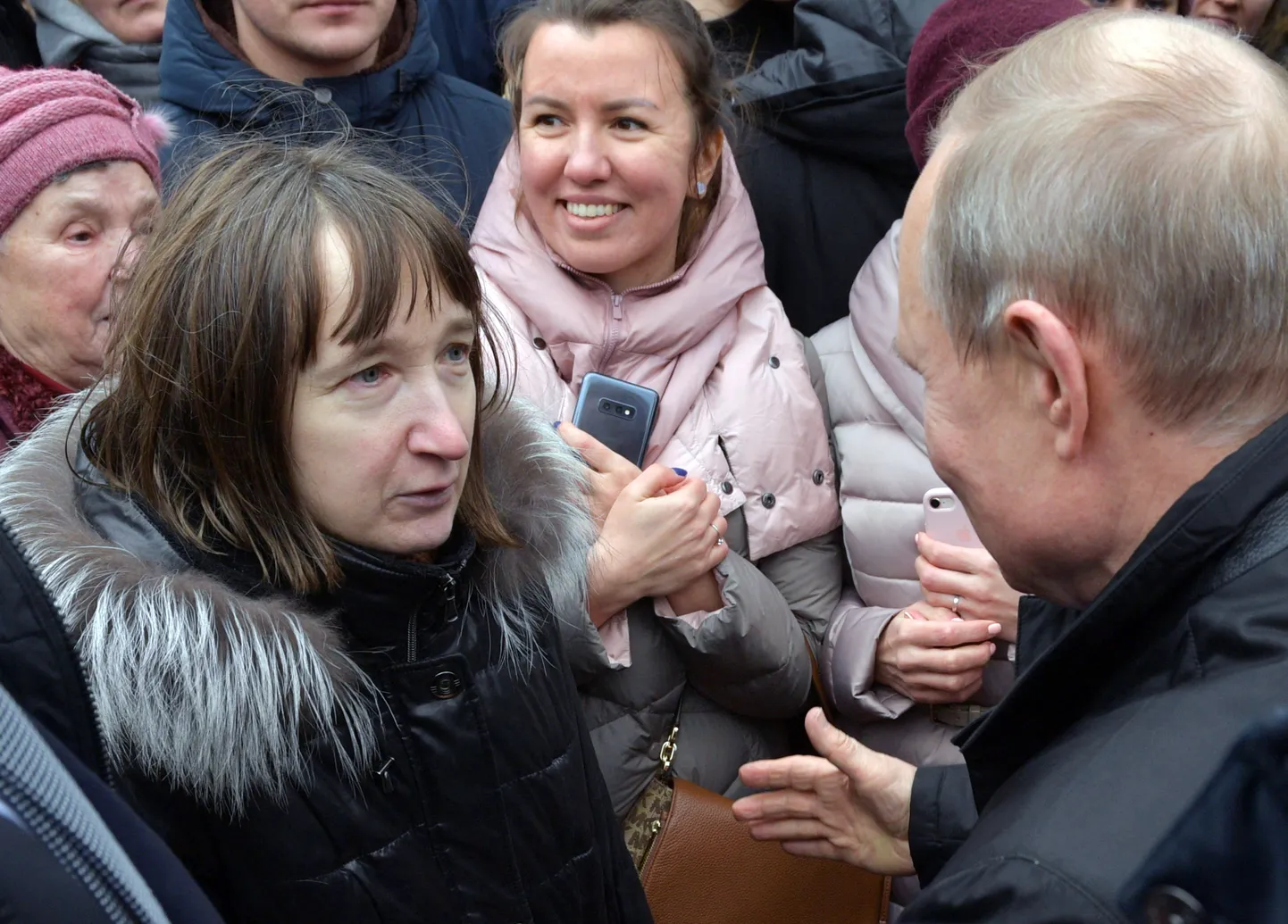 Владимир Путин отвечает на вопросы петербуржцев
