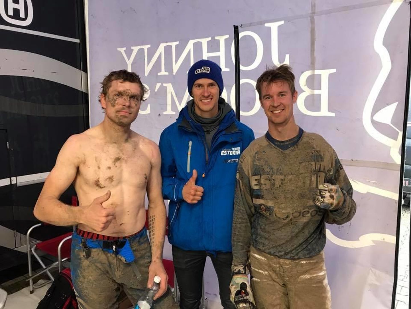 Rahvuste motokrossi tugeva neljanda koha kätte võidelnud Eesti tiim koosseisus Tanel Leok (vasakult), Priit Rätsep ja Harri Kullas.