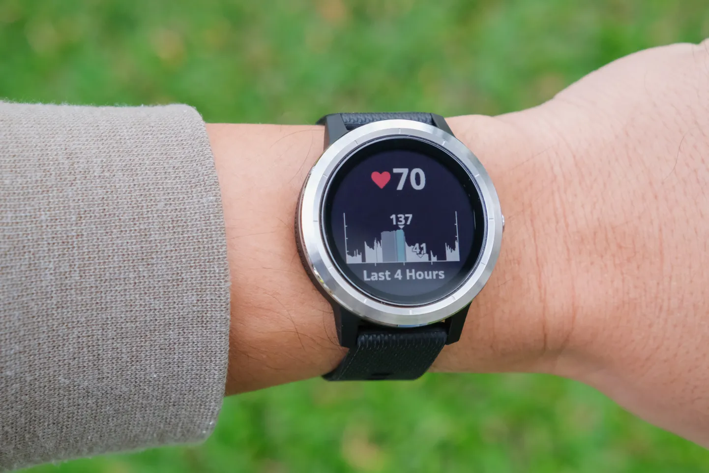 Garmin Vivoactive 3. Pilt on illustreeriv.