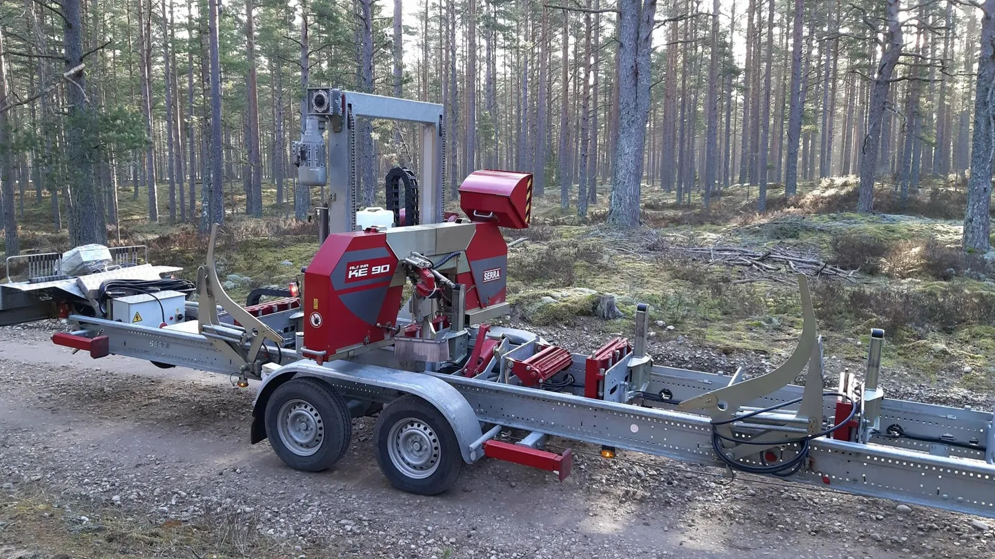 Lintsaeraame võib jagada kitsa ja laia lindiga raamideks. Mudelil Serra KE90 on lindi laius 80 mm, see liigutub pigem laiade lintide hulka.