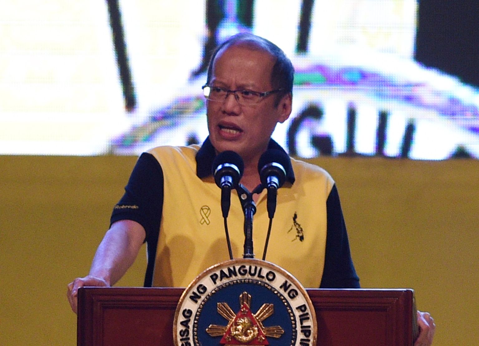 Filipiinide riigipea Benigno Aquino hoiatas presidendivalimiste eel diktatuuri eest