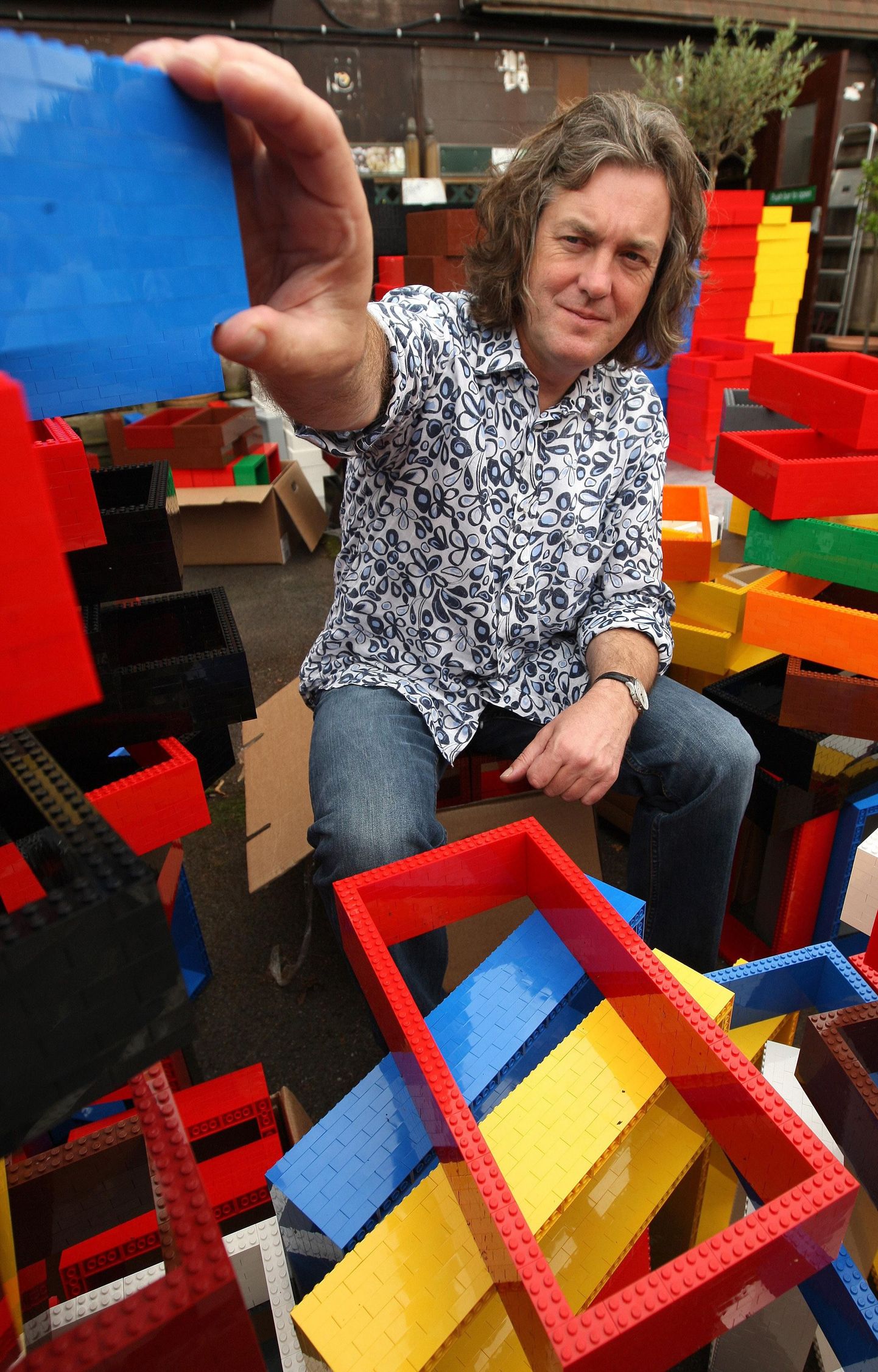James May ehitab Lego klotsidest täissuuruses maja