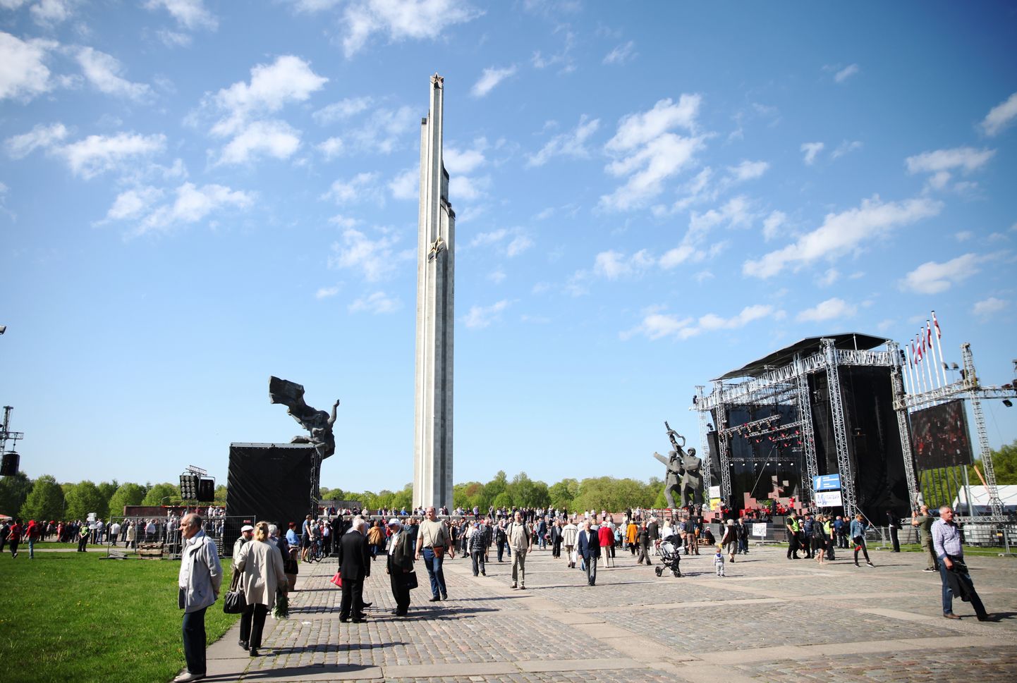памятник советской армии в парке Победы