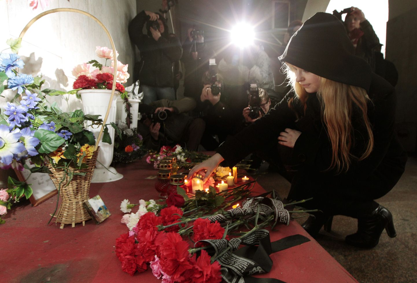 Üks meeleavaldajaist, kes viis 16. märtsil Minski metroosse lilli protestiks surmanuhtluse kasutamise vastu Valgevenes.