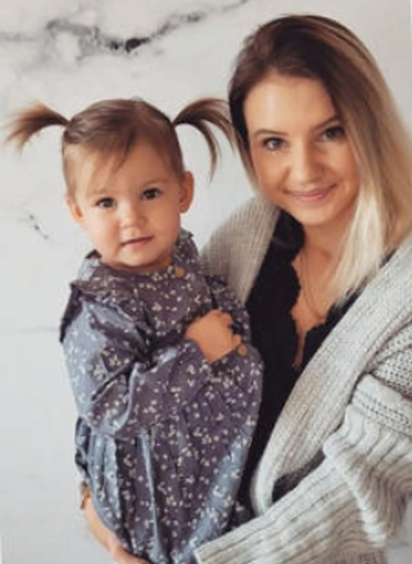 Karina Peel ja varsti kaheseks saav pisitütar Sara Susann.