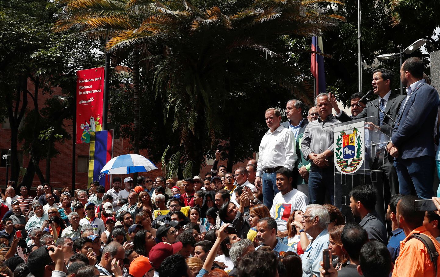 Venecuēlas opozīcijas līderis Huans Gvaido Karakasā sarīkojis spontānu preses konferenci