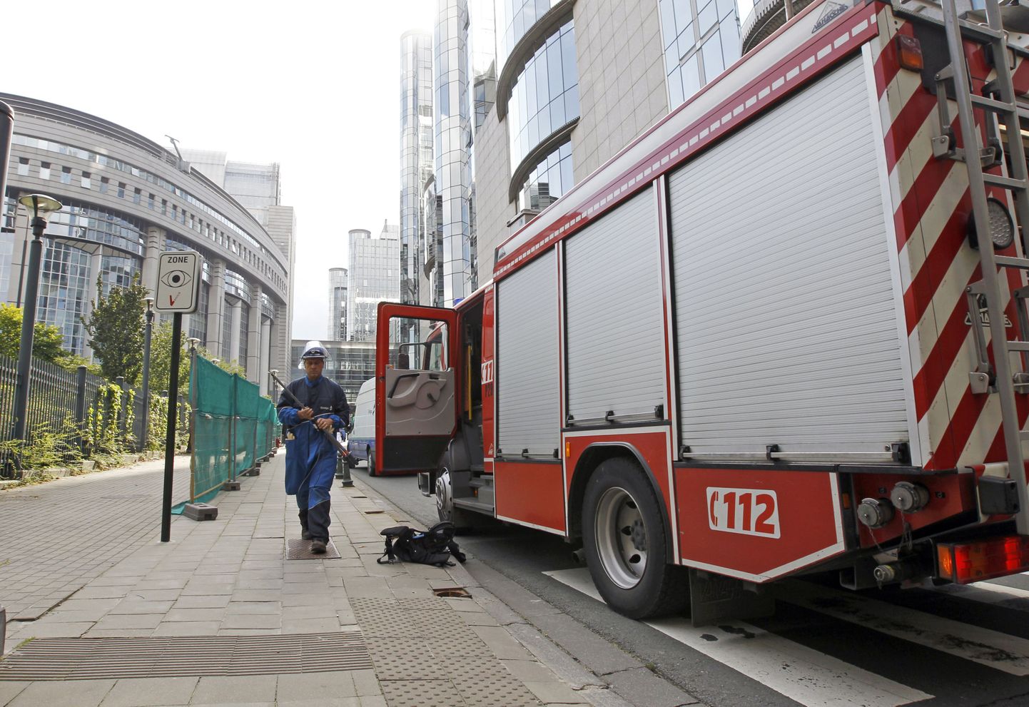 Tuletõrjeauto täna Euroopa Parlamendi hoone ees Brüsselis.