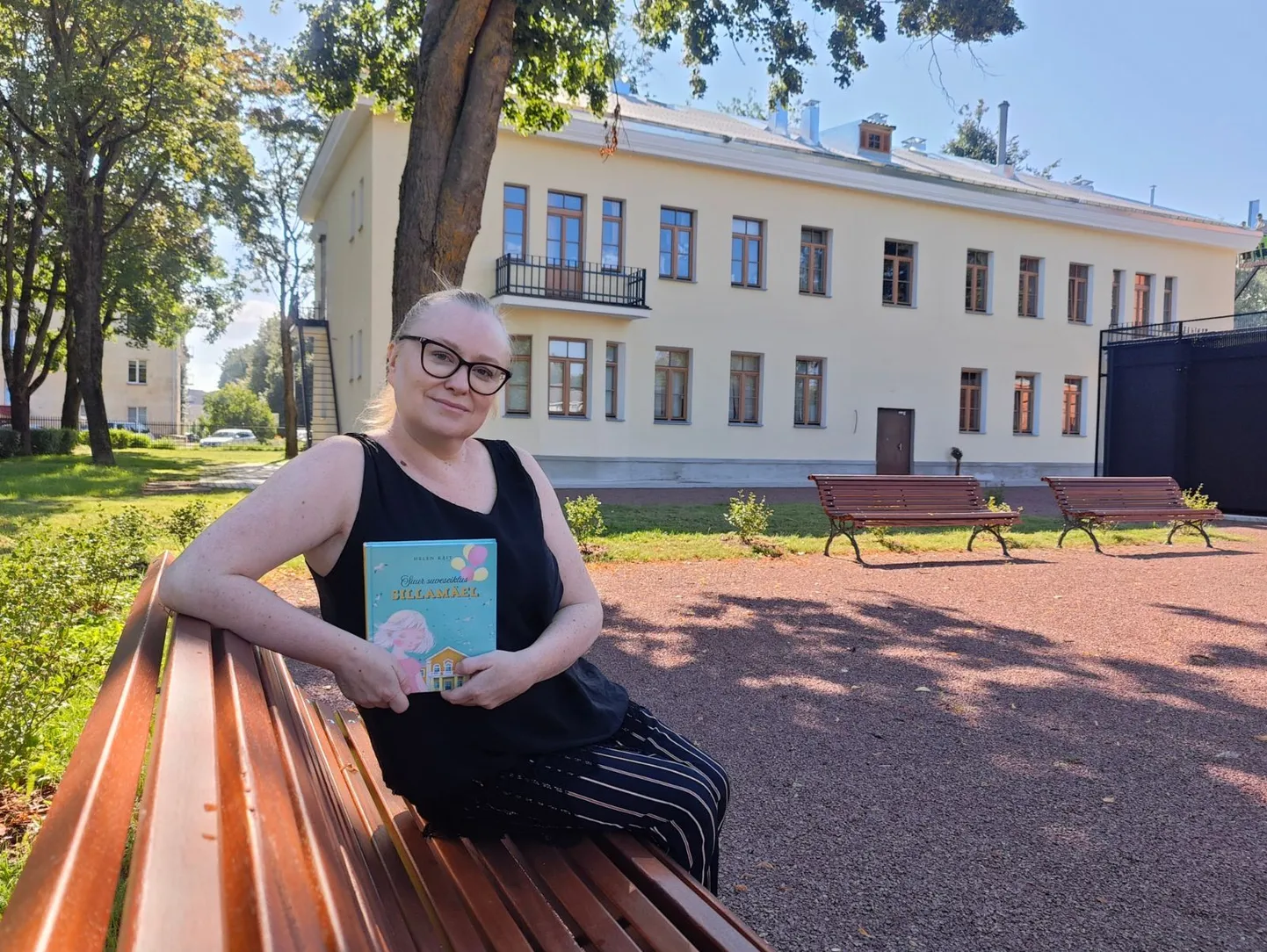 Елена Антушева рада, что нынешним летом Силламяэский музей получил не только новый парк, но и новые крышу и фасад здания.