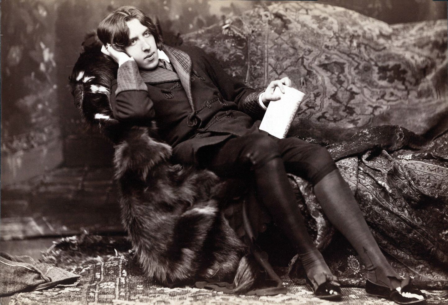 Oscar Wilde (1854-1900). 1882. aastal tehtud stuudioportree autor on Napoleon Sarony.