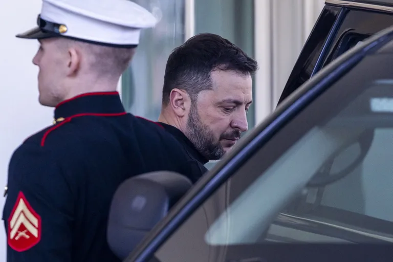 Владимир Зеленский покидает Белый дом.