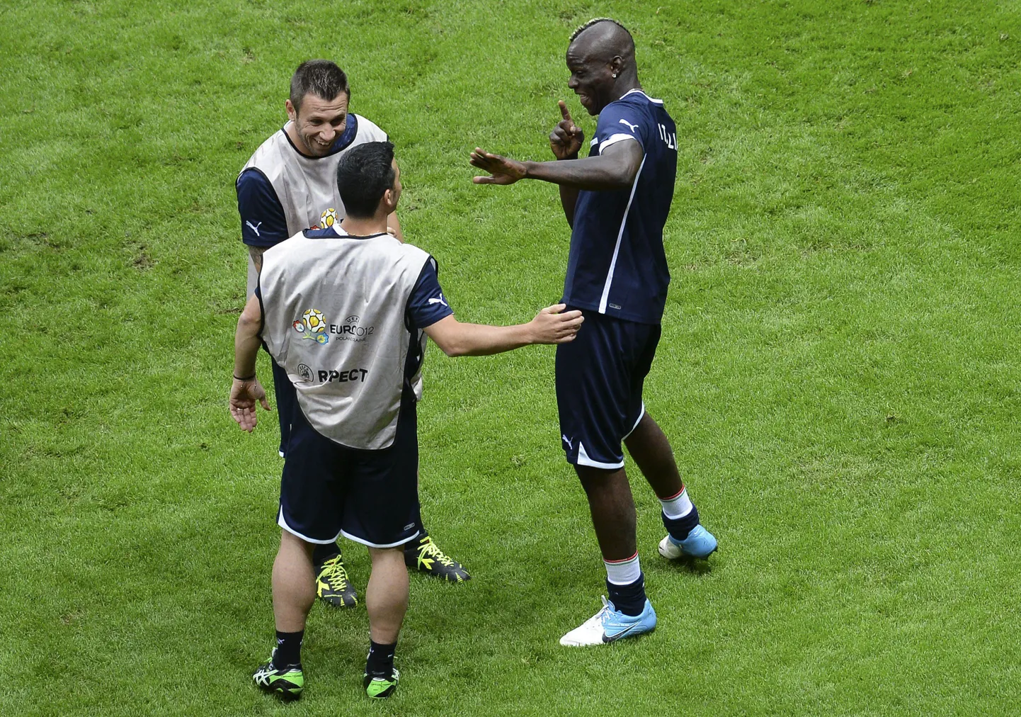 Mario Balotelli (paremal) on alati tähelepanu keskmes.